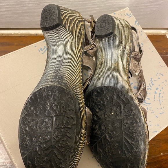 Born Women’s Pamati - Picture 8 of 9